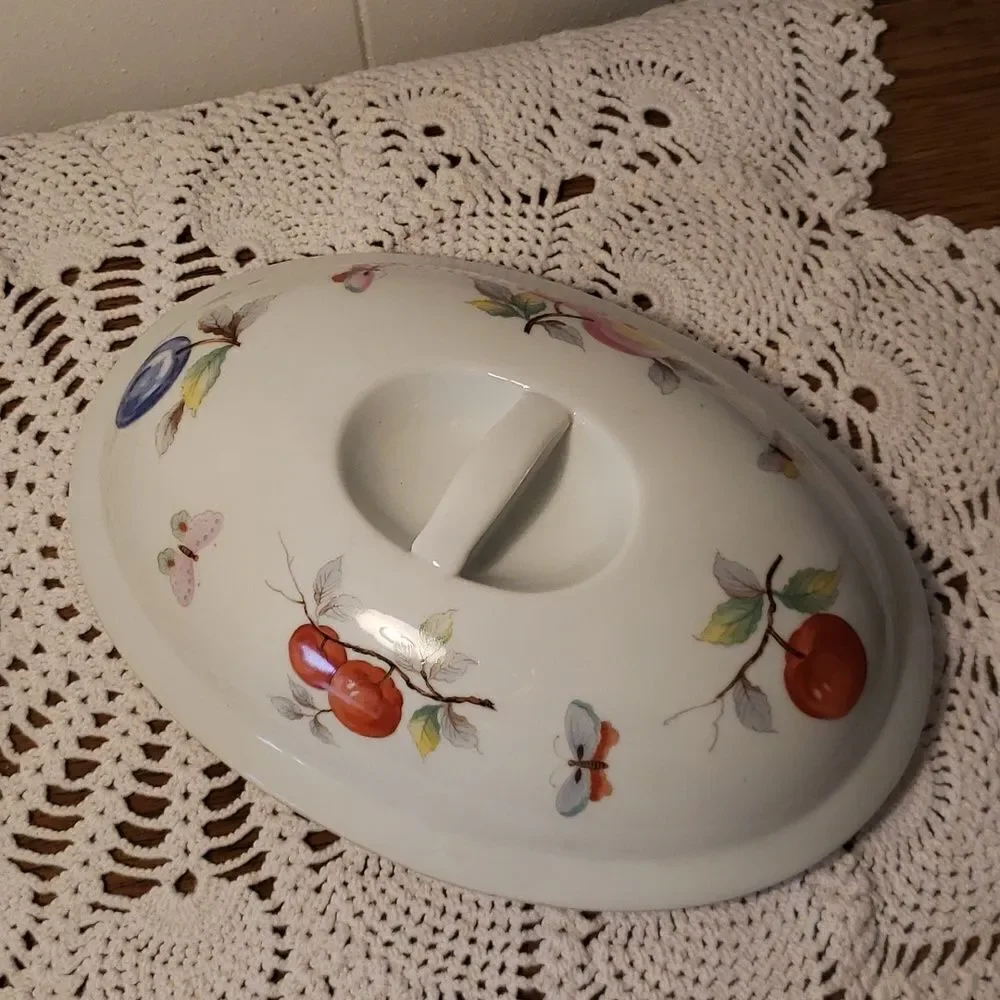 Lovely Vintage Ceramic Fruit Design Casserole Dish
